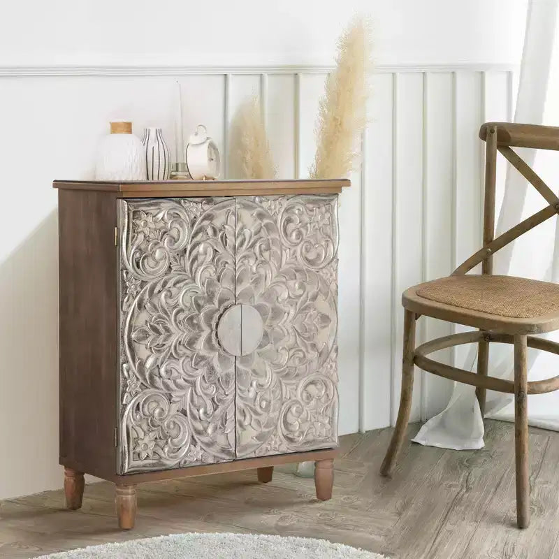 Buffet sculpté floral antique en argent avec portes pour salon, entrée